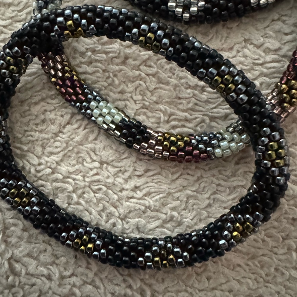 Elegant Black and Gold Beaded Bracelet